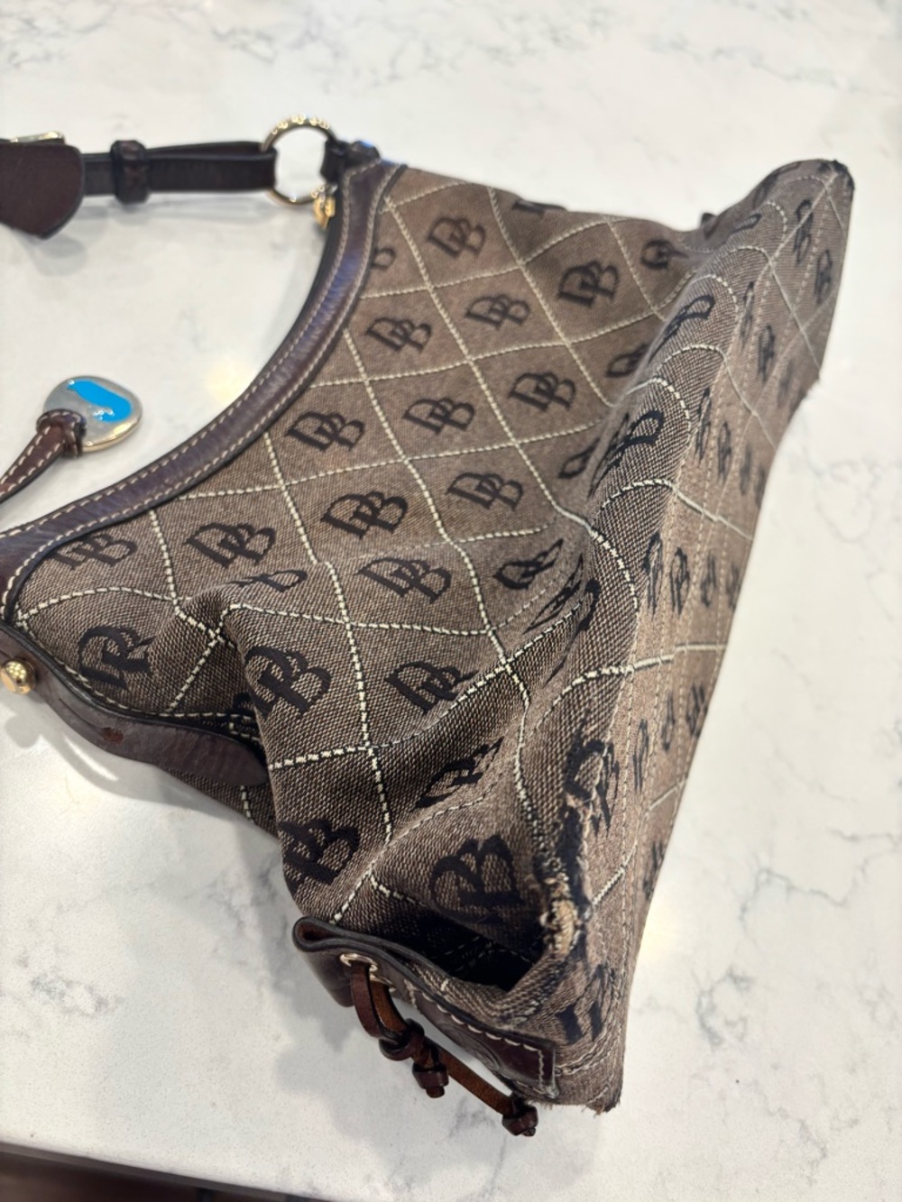 Dooney & Bourke Signature East West Slouch Hobo Shoulder Bag Y2K - Picture 8 of 13